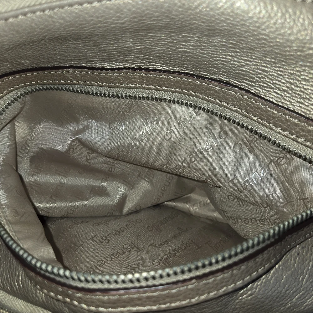 Tignanello Gold Leather Shoulder Bag in EUC